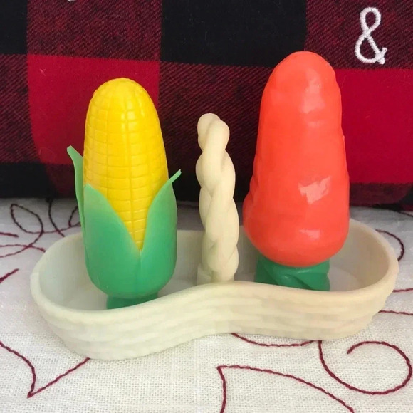 Vintage Corn Carrots Salt & Pepper Shaker - Picture 1 of 5